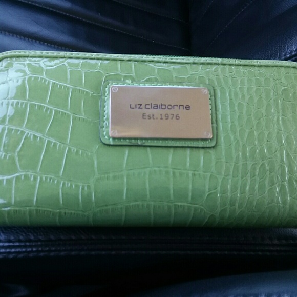 Liz Claiborne Handbags - Liz Claiborne wallet